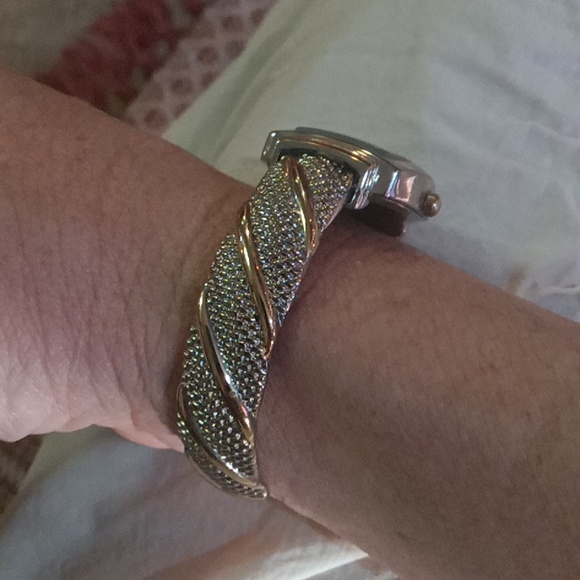 Woman's Cuff/Bangle Watch (needs battery) - Picture 2 of 3